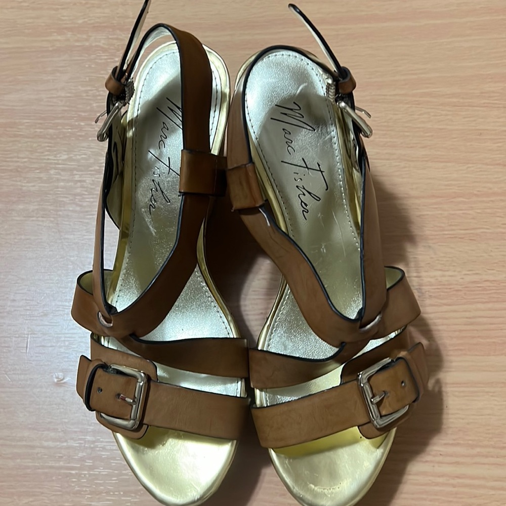Marc Fisher sandals brown/gold size 6